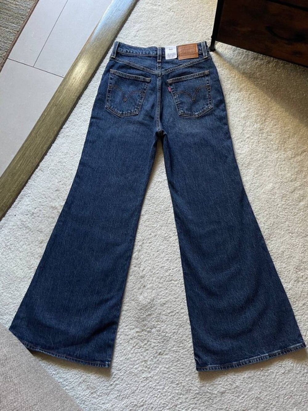 NWT Levi’s Premium Ribcage Bell High Rise Women’s Jeans Size 27/30 - Picture 7 of 13